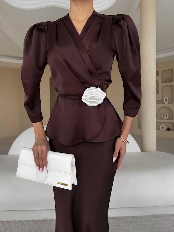 blouse and skirt suit,feminine suit,elegant suit,silk skirt,fashionable suit,beautiful blouse,women's suit,wedding outfit,bridesmaid suit