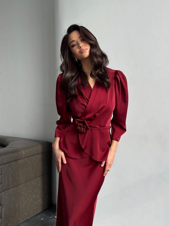 blouse and skirt suit,feminine suit,elegant suit,silk skirt,fashionable suit,beautiful blouse,women’s suit,bridesmaids suit