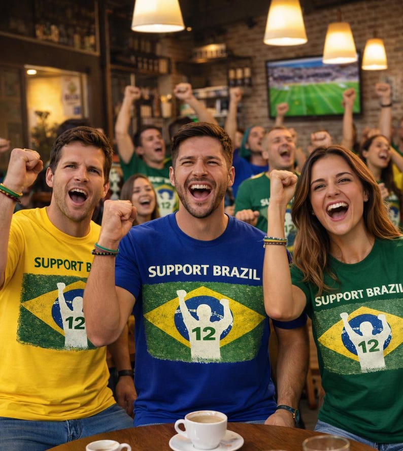 Puede incluir: Un juego de tres tazas de cer&aacute;mica con un acabado mate moteado. Las tazas son en tonos crema, gris claro y gris oscuro. Cada taza tiene un dise&ntilde;o simple y minimalista, perfecto para caf&eacute; o t&eacute;.