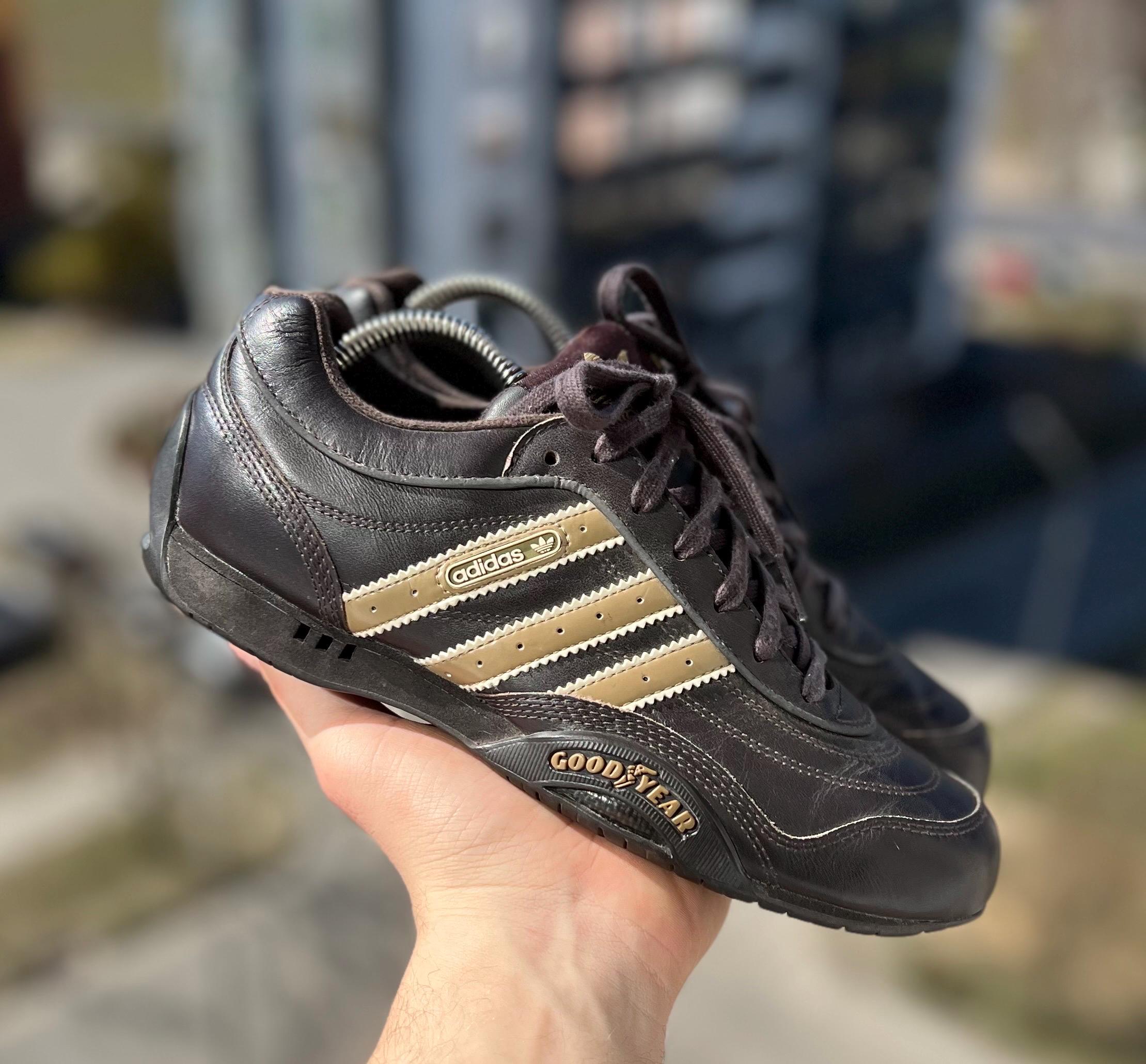 Sneaker Adidas Goodyear Racer Braun Women's Shoes Adidas Adiracer