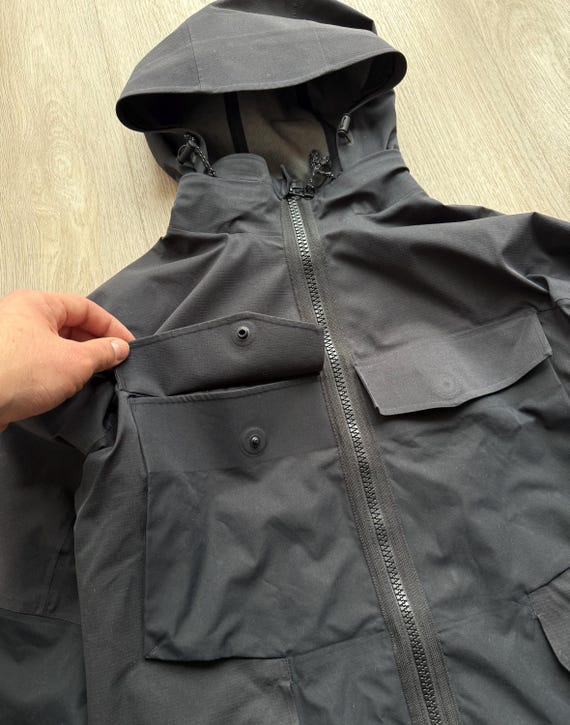 On Cloud Waterproof Explorer Jacket - image 5