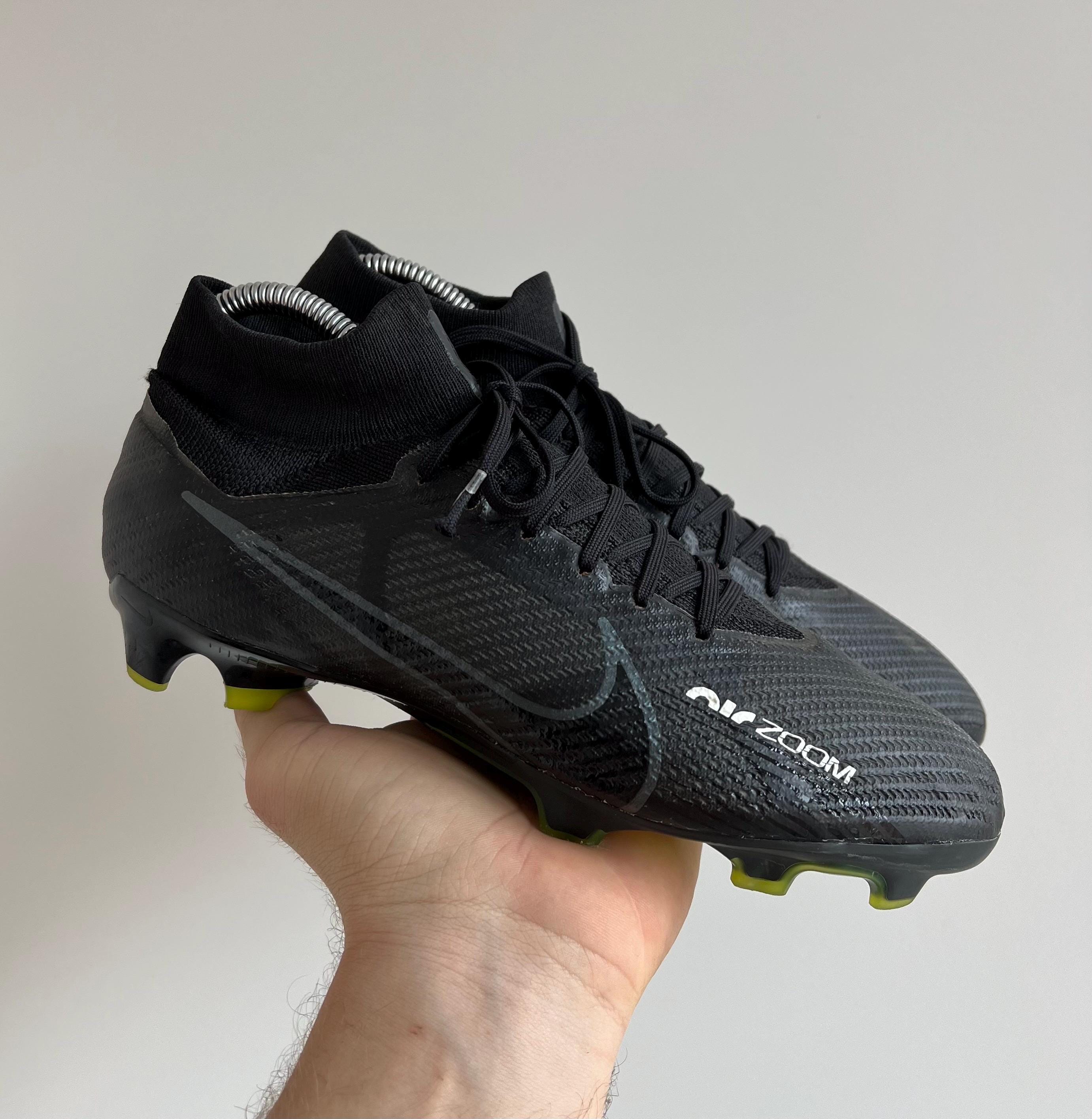 Nike football cleats 1997 hotsell