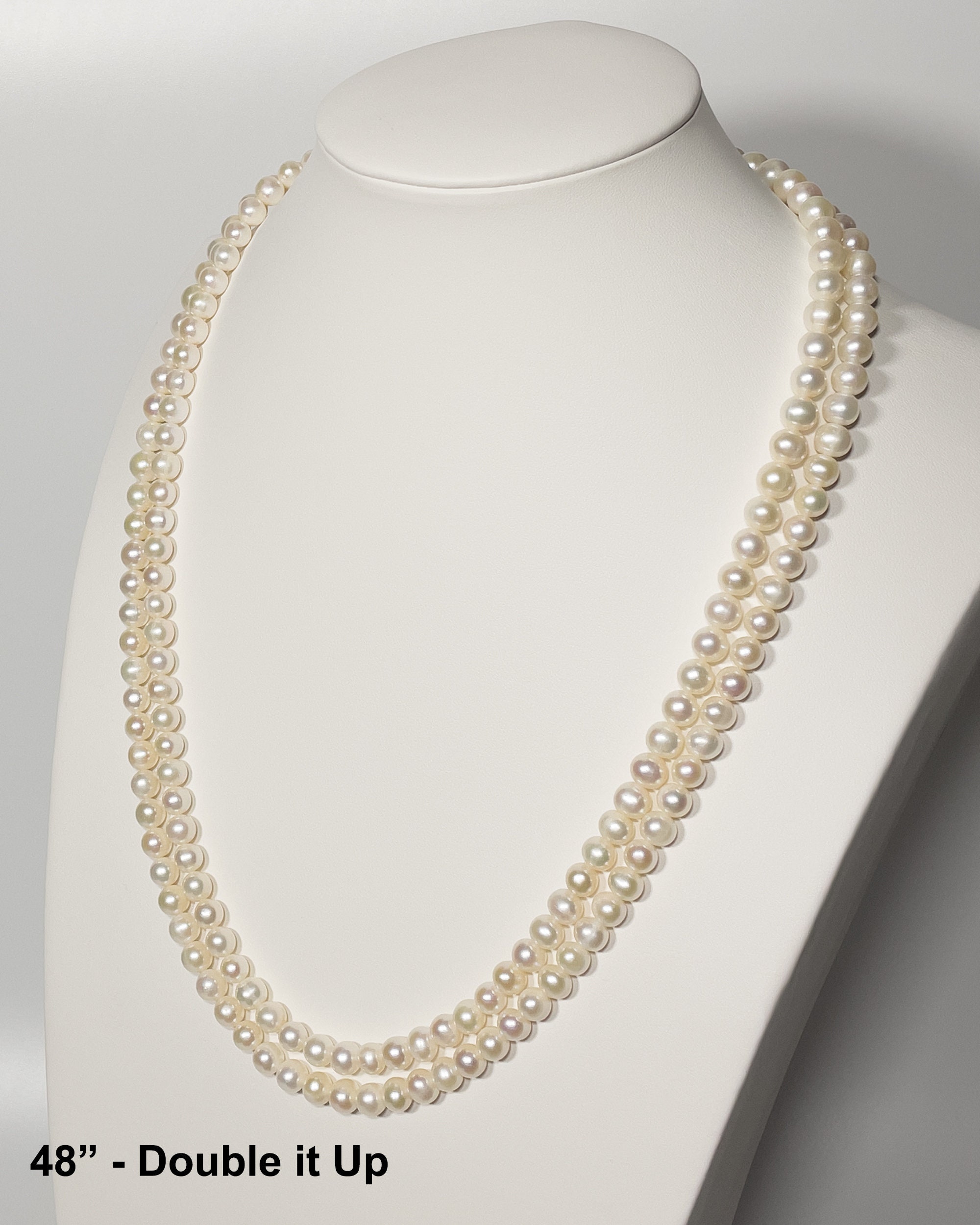 Conjunto de collar largo de múltiples capas con perlas y perlas de color  rosa fucsia grueso