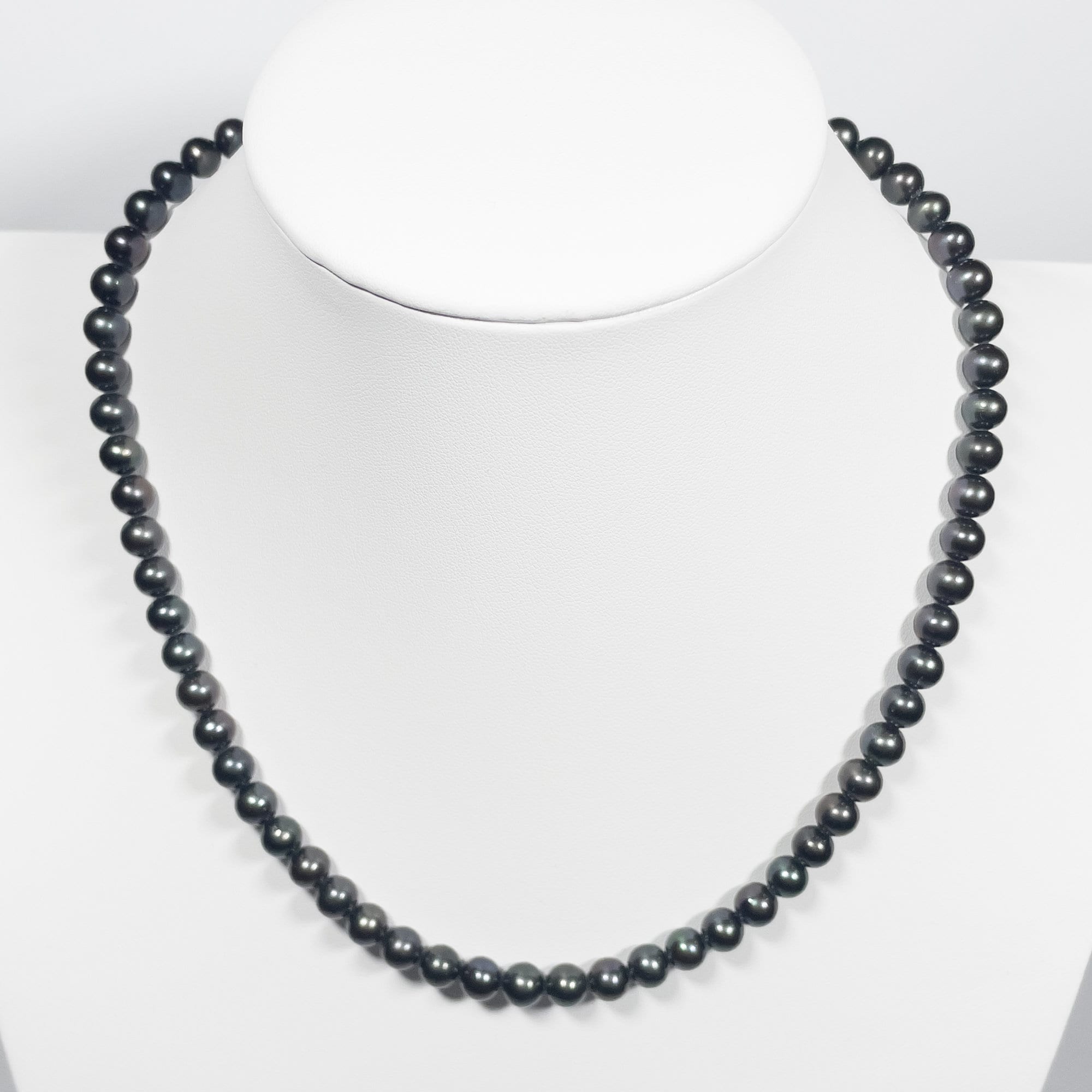 Japanese Akoya Pearl Necklace 