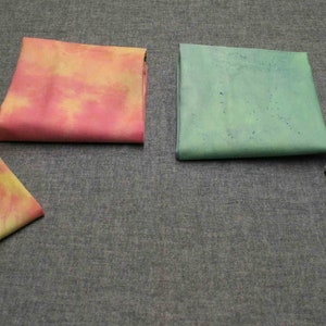 Hand dyed fat quarter bundle of 4- gray/purple, blue/periwinkle, 2 yellow/dark pink