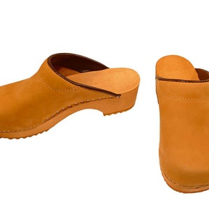 Nubuk Clogs honey color