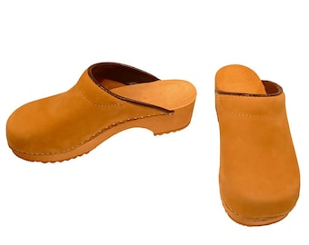 Nubuk Clogs honey color