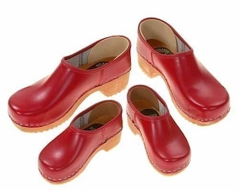 Closed Clog red