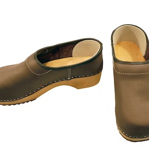 Closed Nubuk Clog brown