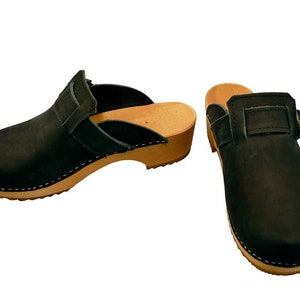 Nubuk Clogs with buckle black