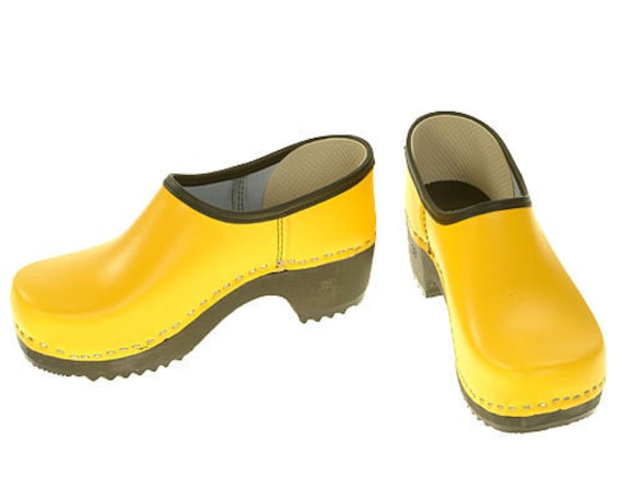 clogs yellow