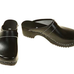 Clogs black with black sole