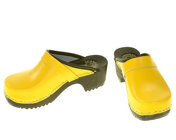 clogs yellow