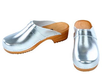 Patent leather Clogs silver