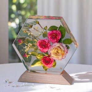 Handmade Flower Resin Lamp–Thoughtful Gift for Mom,Sister, or Girlfriend | Romantic Night Light | Preserved Floral Lamp Decor,valentine gift