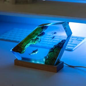 Ocean Diver Resin Night Light – Custom Epoxy Wood Lamp with Shark & Manta Ray | Blue Sea Lamp Gift.custom resin epoxy lamp,christmas gift