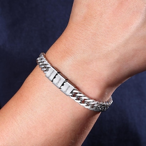 Gepersonaliseerde stalen herenarmband, aangepaste kindernamenarmband voor heren, waterdichte herenarmbandsieraden, cadeaus voor echtgenoot, cadeau voor vader, vader