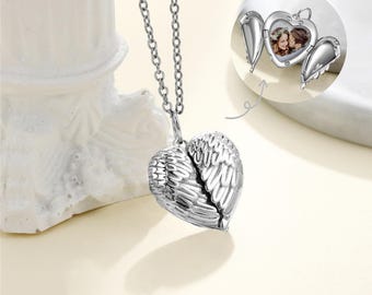 Collana con foto personalizzata con medaglione a forma di cuore con ali, collana in argento 925 con medaglione a forma di cuore con ali d'angelo, regalo commemorativo per lei, mamma, nonna, moglie