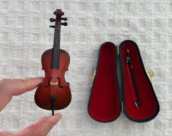 Miniature Cello Model: Dollhouse Decor, Gift for Musicians