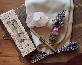 Rose Quartz & White Sage Rose Candle Gift Set