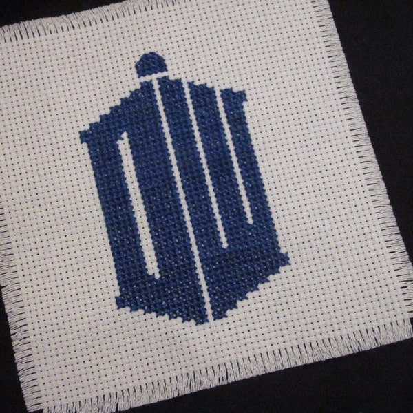 2010 Doctor Who logo /// cross-stitch pattern