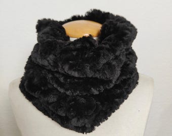 Black Faux Fur Pullover Scarf