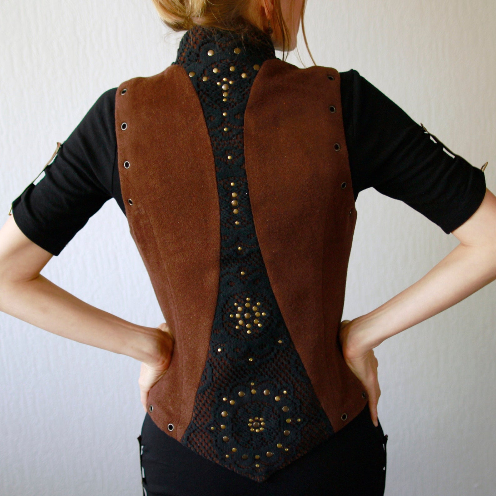 украсит жилетку. плащ из старых джинсов своими руками. стилизованные жилеты. украшение на жилетку. декорируем джинсовый жилет.