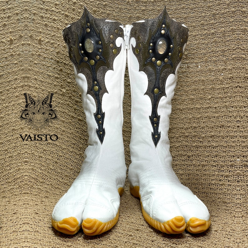 Ninja tabi shoes, summer cotton fabric boots, with leather art applique, gemstone, black or white color. White