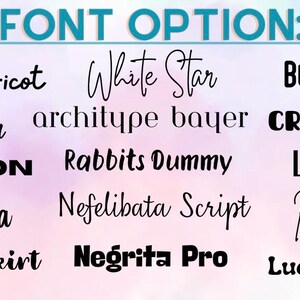 Op de afbeelding: Een afbeelding met verschillende lettertype-opties. De tekst "FONT OPTION:" staat bovenaan, gevolgd door lettertypenamen zoals "Sweet Apricot", "White Star", "Bumblebee", "Monarda", "Horizon", "Angelina", "Bloom Skirt", "Negrita Pro" en "Lucky Bones".