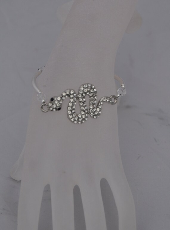ブレスレット Snake Motif Crystal-embellished Bracelet Snake bracelet, Crystal pearl, Mixed cuts, Year of the Snake