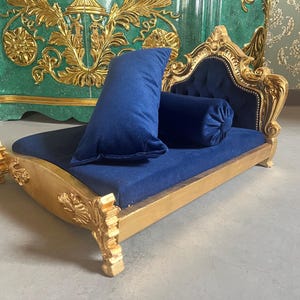 Cute Pet Bed Nostalgic Baroque Rococo Style In Velvet Green Small Dog Sofa Retro Baroque Style in Velvet Navy Blue Gold Finish Gift For Her