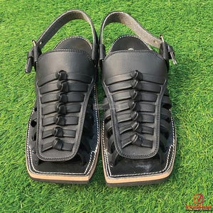 Handmade Black Leather Peshawari Chappal Sandals: Classic Men’s Ethnic Footwear