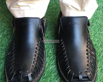 Handcrafted Leather Peshawari Chappal: Men's Black Ethnic Sandals