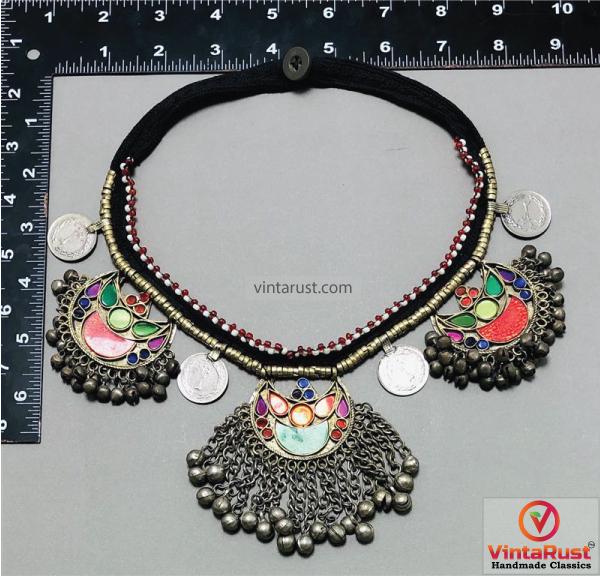 ヴィンテージアフガントライバルチョーカー：カラフルなクチペンダント