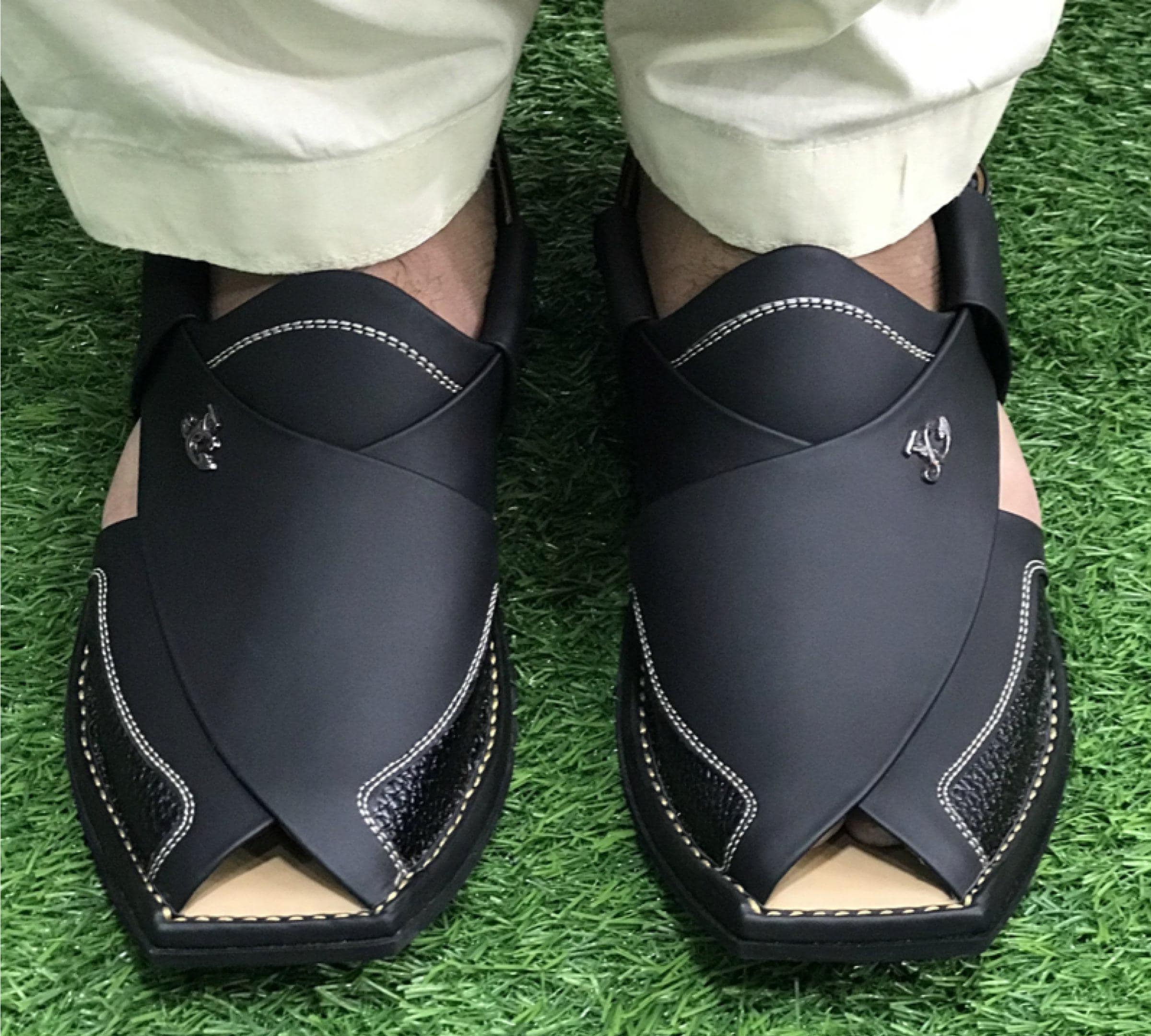 Handmade Black Leather Peshawari Sandals: Men\'s Traditional Chappal Black Patent Leather Handcrafted Peshawari Sandals Made in  main image 3