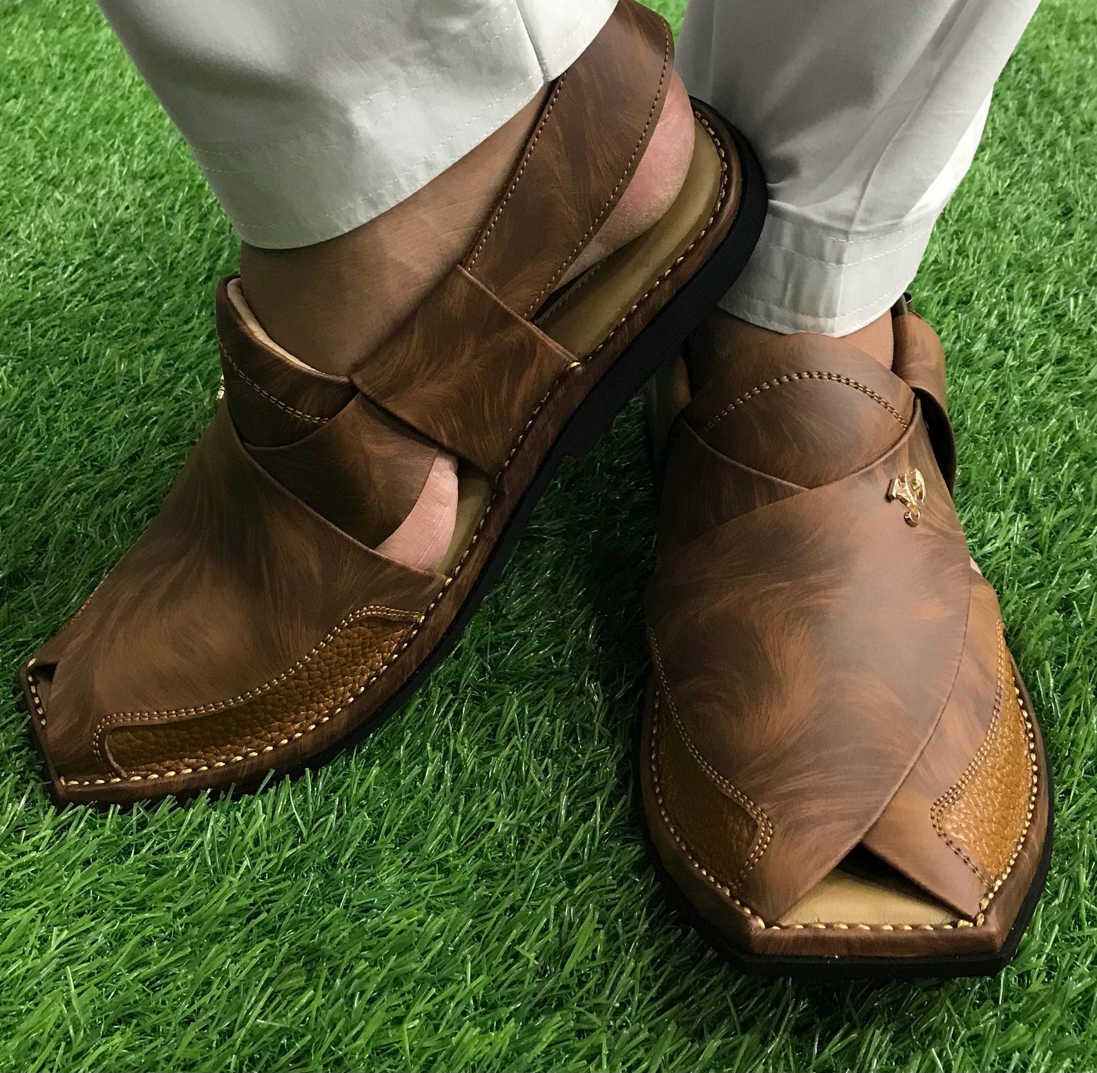 Unique Handmade Leather Peshawari Chappal Brown Gold Traditional Unique Handmade Leather Peshawari Chappal Brown Gold Traditional