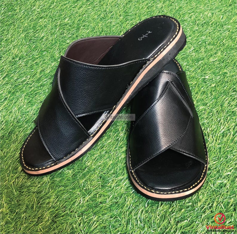 Handgjord svart läder Peshavari Chappal: Traditionell etnisk sandal bild 7