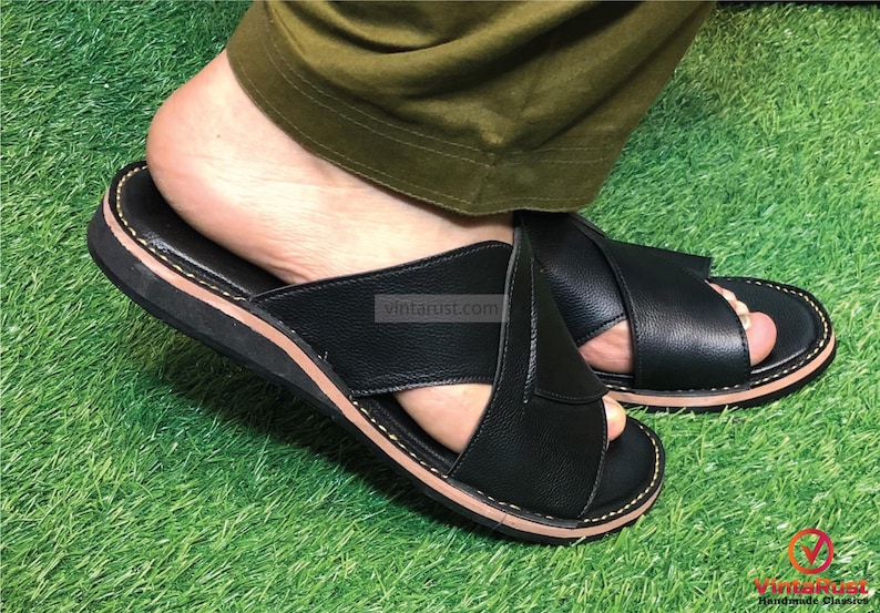 Handgjord svart läder Peshavari Chappal: Traditionell etnisk sandal bild 3