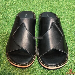 Handgjord svart läder Peshavari Chappal: Traditionell etnisk sandal bild 6