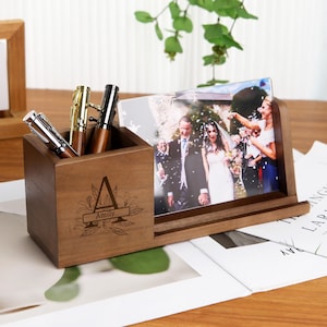 Personalisierter Stifthalter mit Fotorahmen - Benutzerdefinierter Holz-Schreibtisch-Organizer, Geschenke für Lehrer, Jubiläumsgeschenk, Bürozubehör