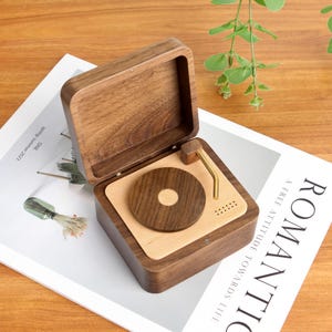 Custom Vintage Player Music Box Wooden Personalized Music Box Gift with Engraved Anniversary Gift For Her, Birthday Gifts,Christma Gifts