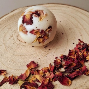 Badepraline, Badebombe, Wellness für die Wanne, Badekugel,vegan, Shea-Butter Badekugel, Lavendelbadekugel, Rose, Badetrüffel