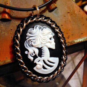 Victorian Gothic Skull Cameo Chainmail Wrapped Pendant image 5