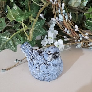 Pale Blue Concrete Bird Figurine: Garden Decor Paperweight