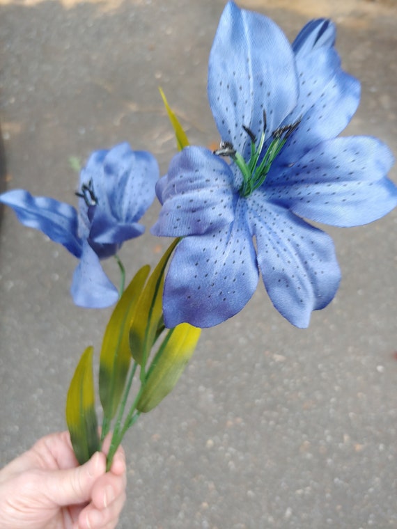 Tiger Lily Flower Spray - Satin - 2 Lilies, 1 Bud - Blue - 25 inches