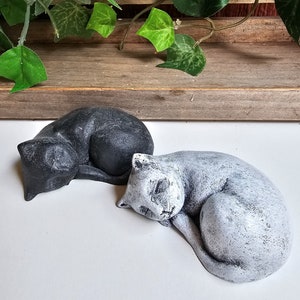 Small Concrete Kitty Cat Figurine: Garden Decor Paperweight