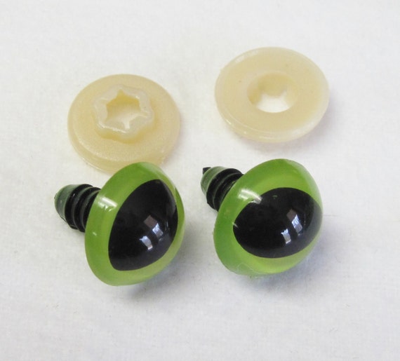 Plastic Slit Pupil Safety Eyes - 30mm Green - 4 Pairs