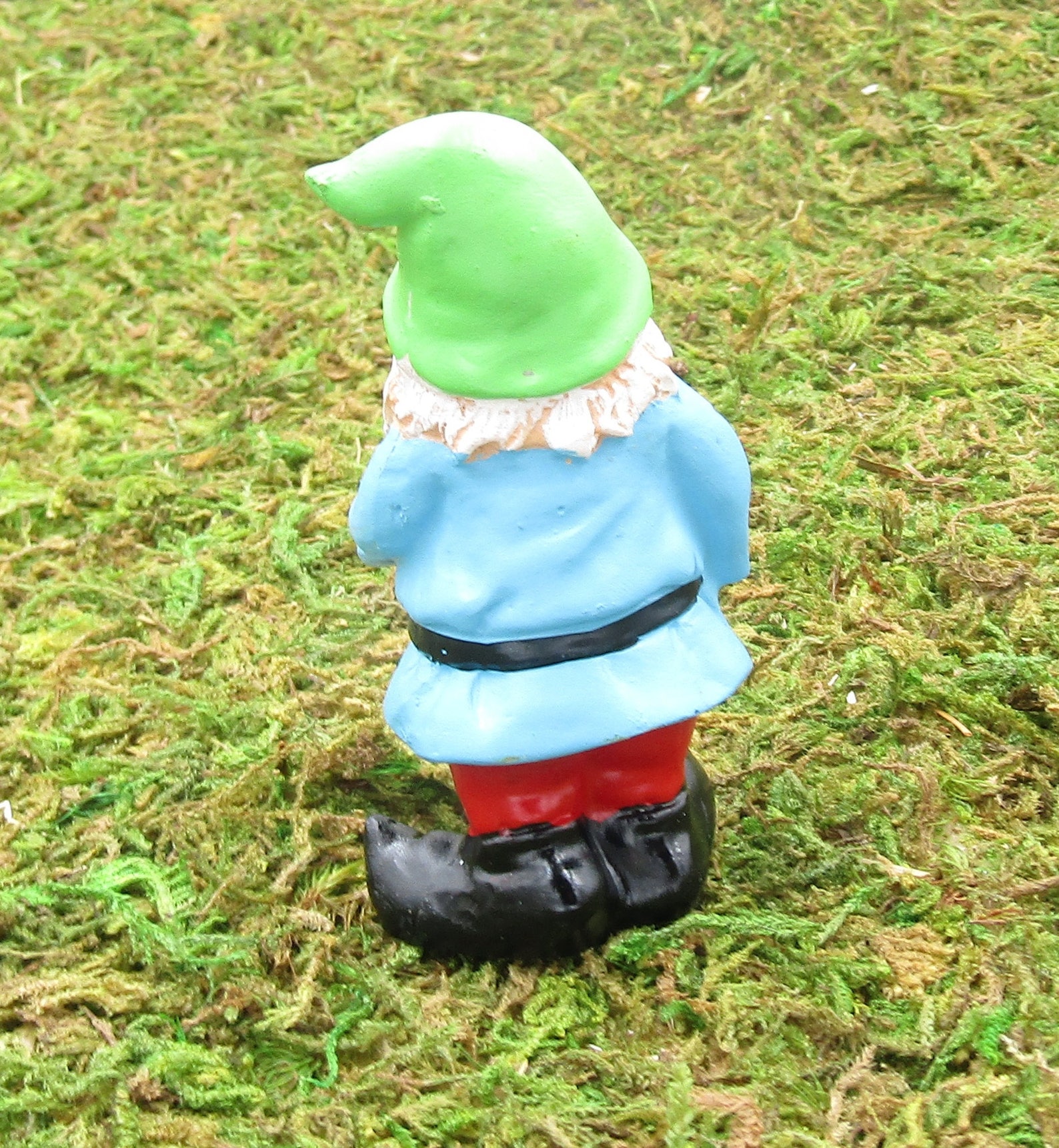 miniature gnome statues