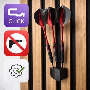 Może przedstawiać: Trzy rzutki z czerwonymi trzonkami i czarno-czerwonymi lotkami są prezentowane w czarnym uchwycie. Rzutki są zamontowane na drewnianym panelu. Obraz zawiera również ikony ze słowem "CLICK", symbolem bez wiercenia i kołem zębatym ze znakiem wyboru.