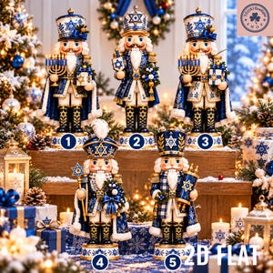 Peut inclure: Cinq figurines de casse-noisettes décoratives en bleu et blanc, ornées de motifs d'étoiles de David, d'accents dorés et de tenues festives. Les personnages tiennent divers objets dont une ménorah, un cadeau, un bâton et un parchemin.